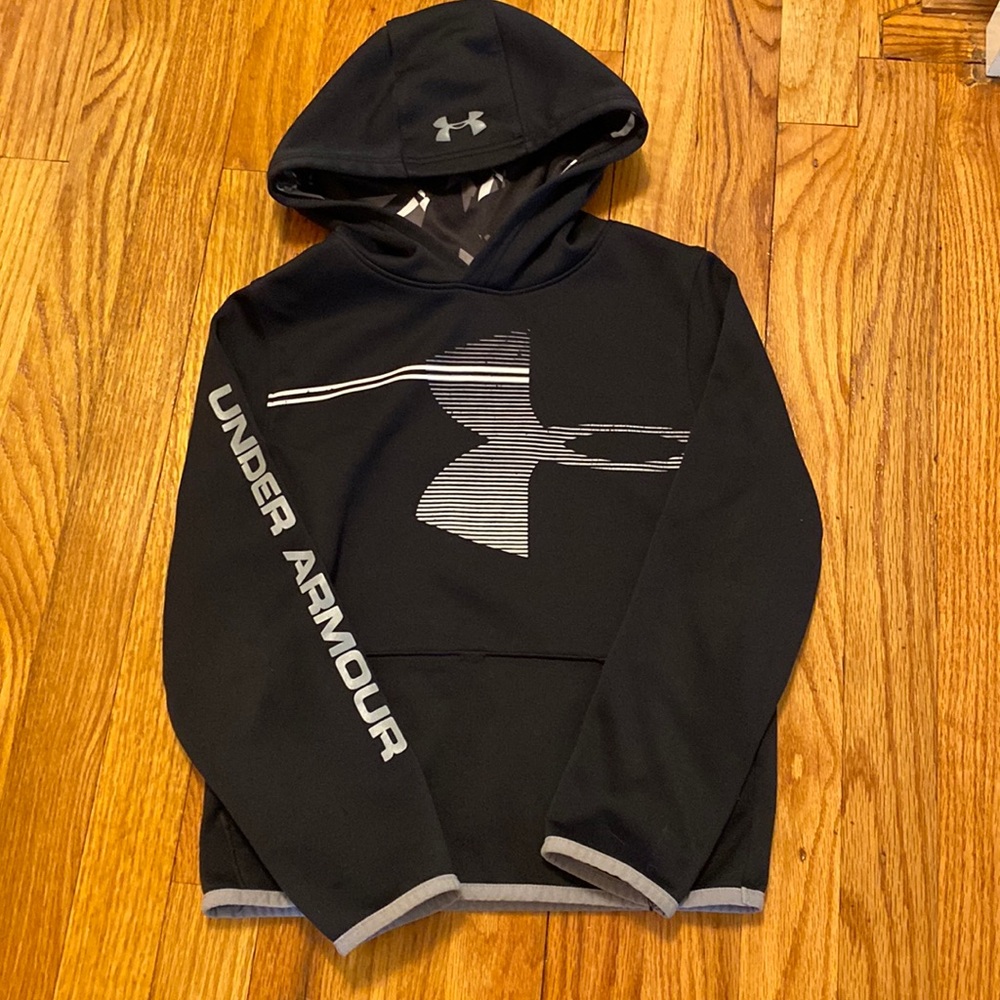 Boys Under Armour sweatshirt